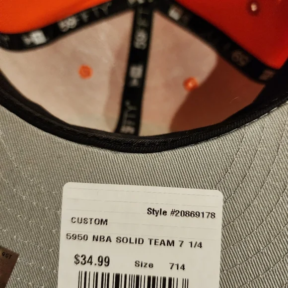 New Era Knicks fitted 7 1/4 NWT orange - Picture 3 of 4